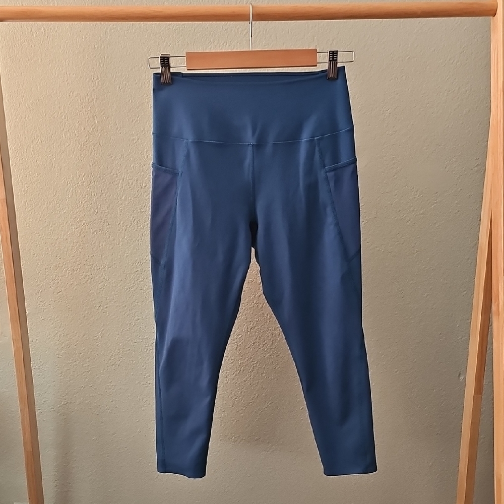 Uniqlo Airism 3/4 Length Teal Leggings